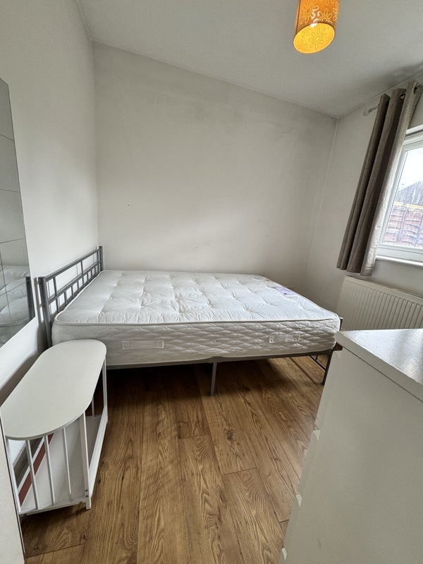 Room Orchid Street in Greater London