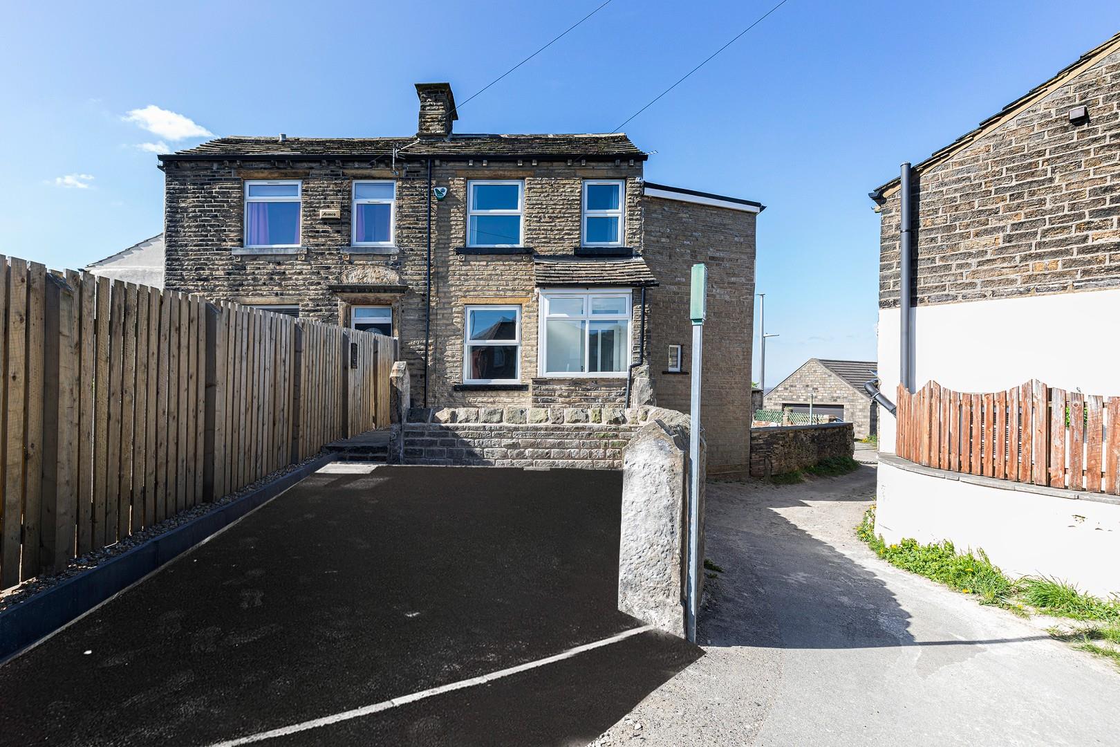 House New Laithe Hill in Kirklees