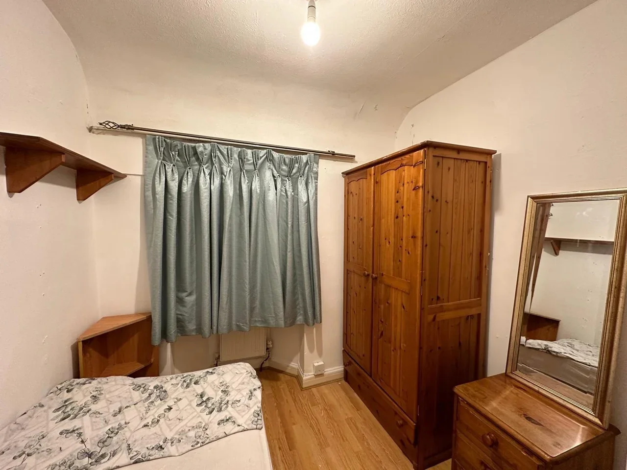 Room Sancroft Road in Greater London