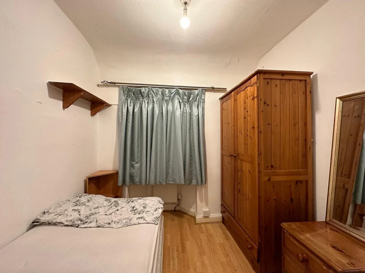 Room Sancroft Road in Greater London