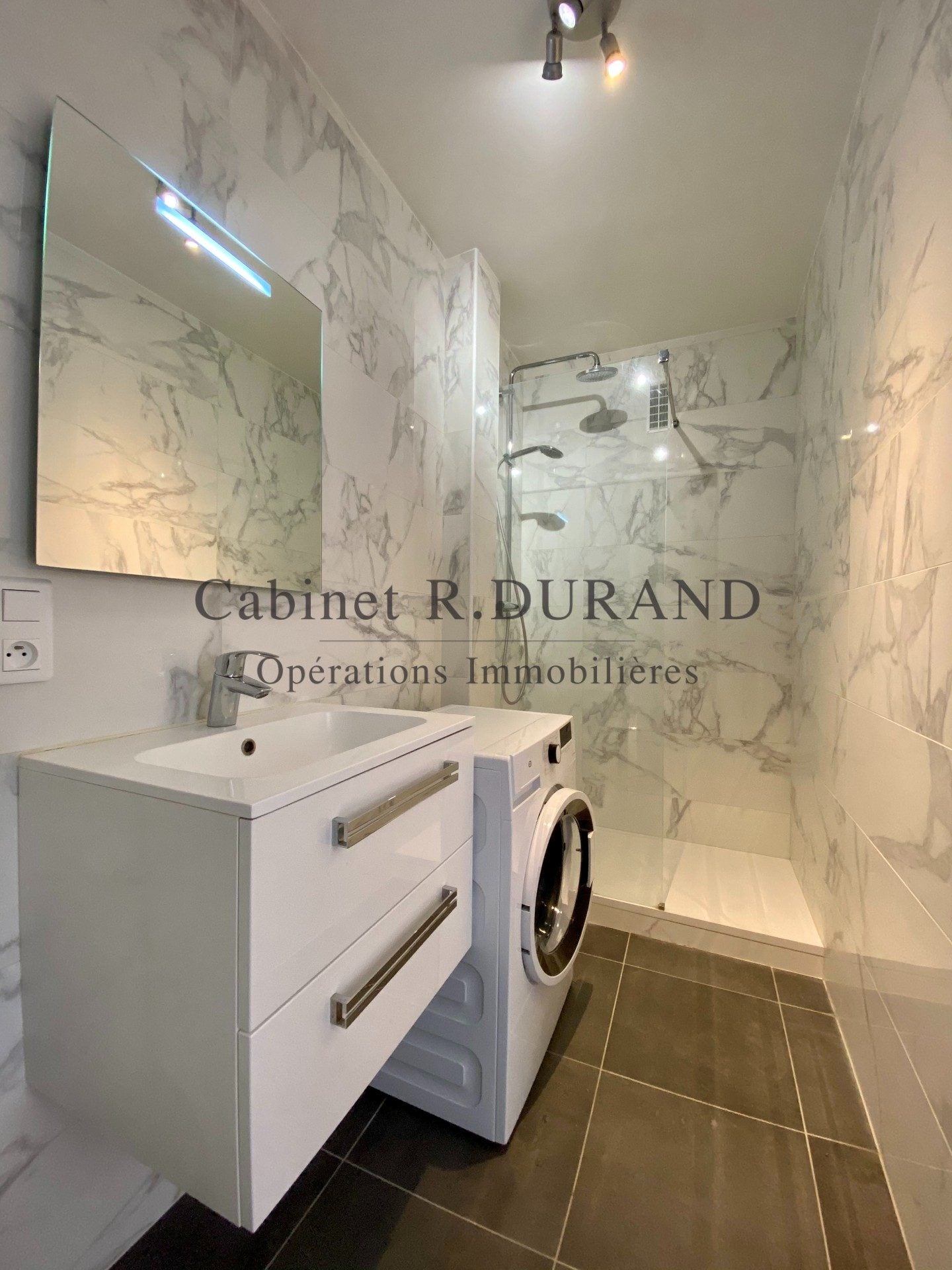 Flat Rue Parmentier in Courbevoie