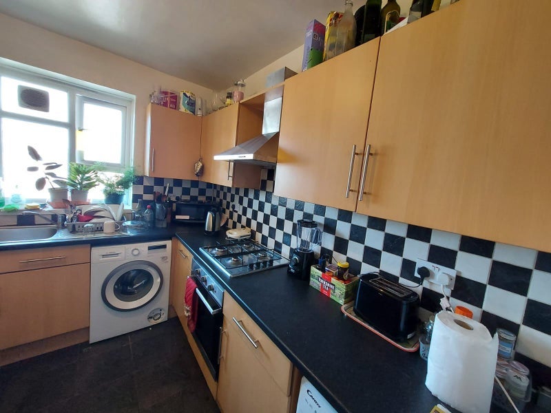 Room Mintern Street in Greater London