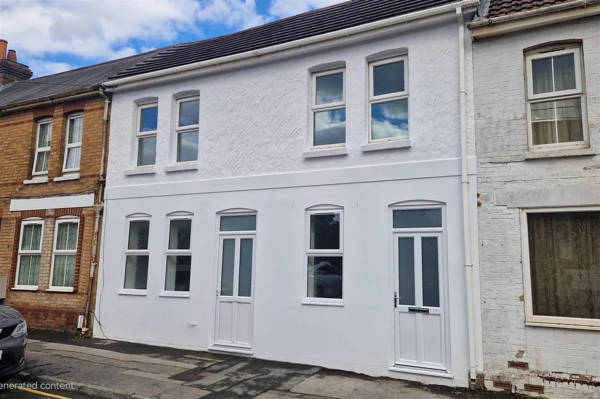 Flat Mansfield Road in Poole