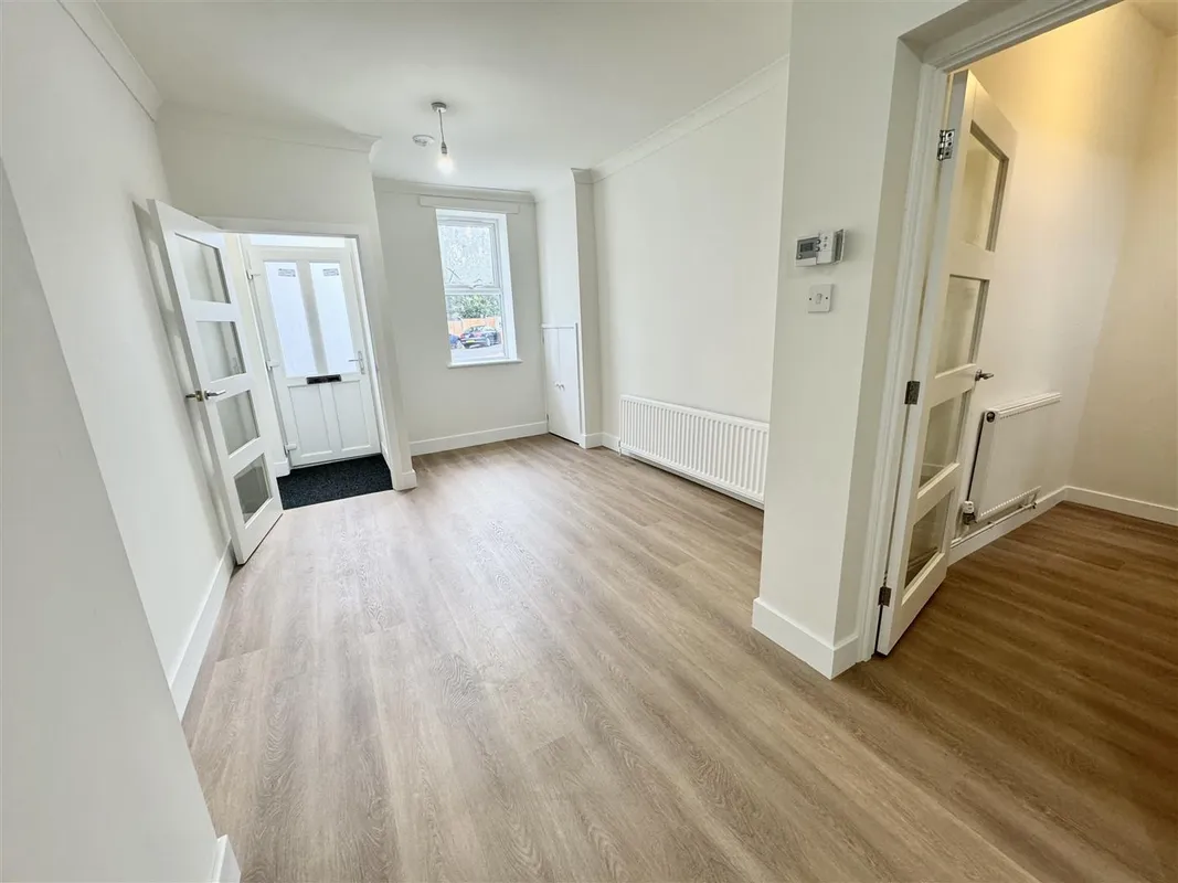 Flat Mansfield Road in Poole