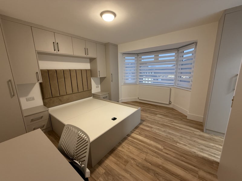 Room Wexham Road in Slough