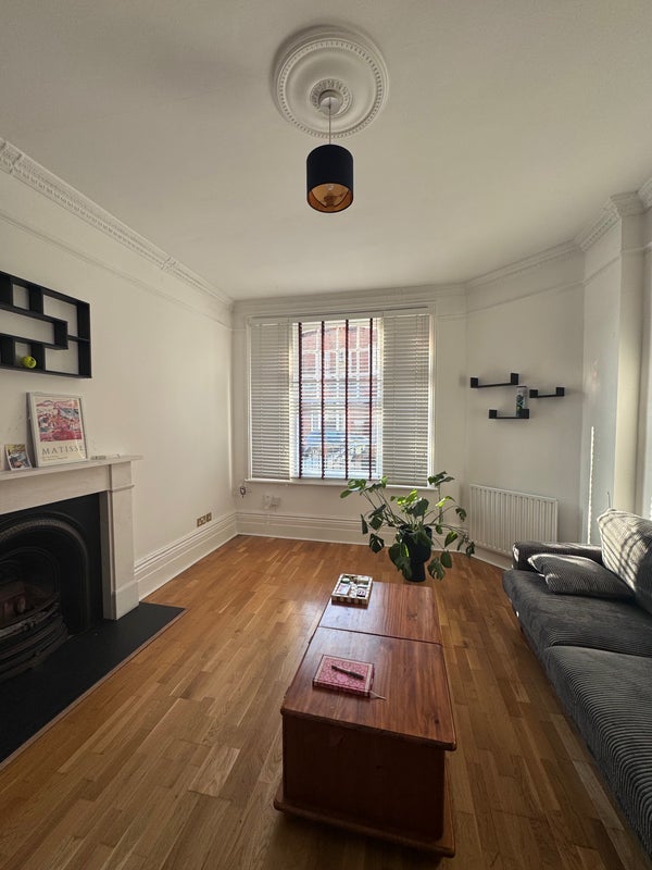 Room St Andrew's Road in Greater London