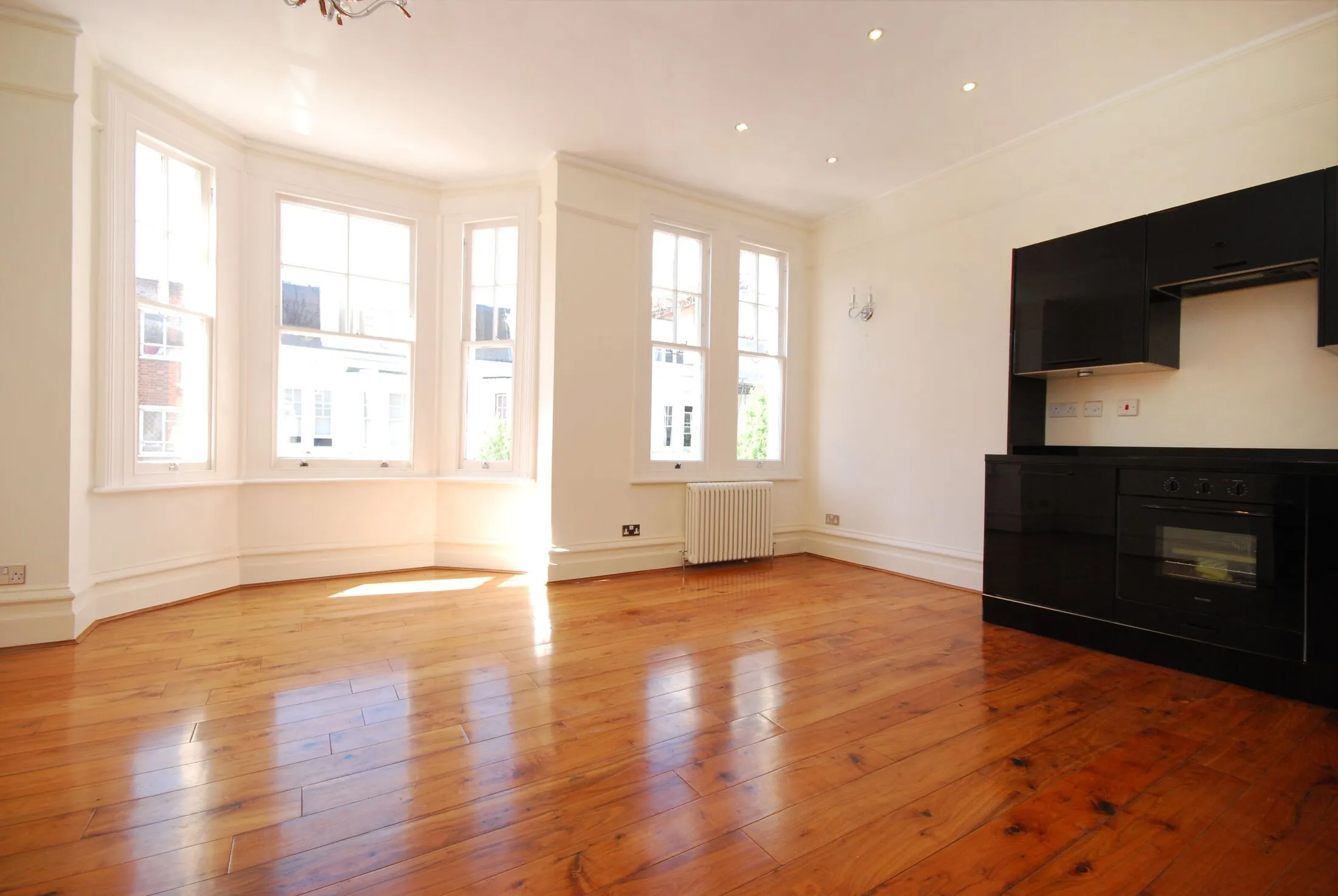Flat Dancer Road in Greater London