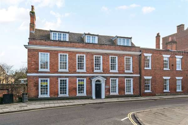 Flat Jewry Street in Winchester