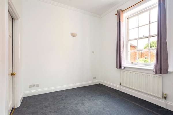 Flat Jewry Street in Winchester