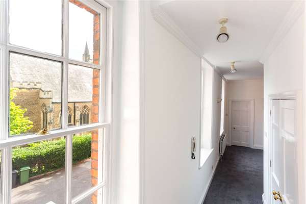 Flat Jewry Street in Winchester