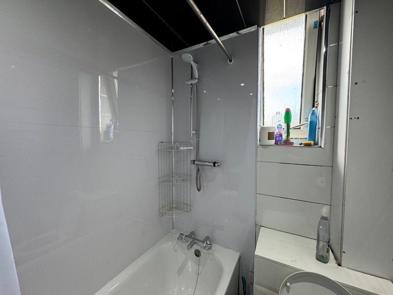 Room Glebe Place in Rutherglen