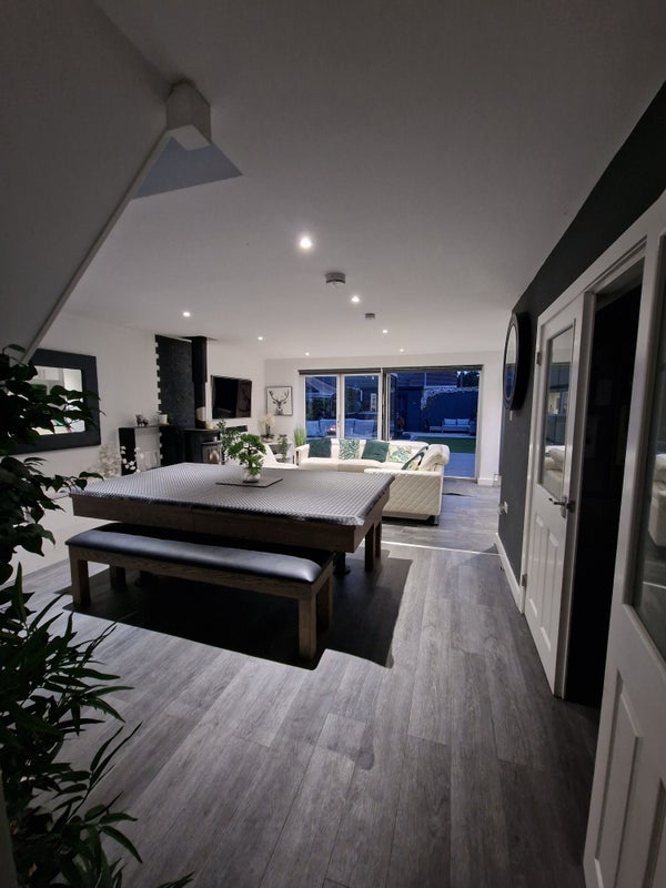 Room Hoyal Road in Poole