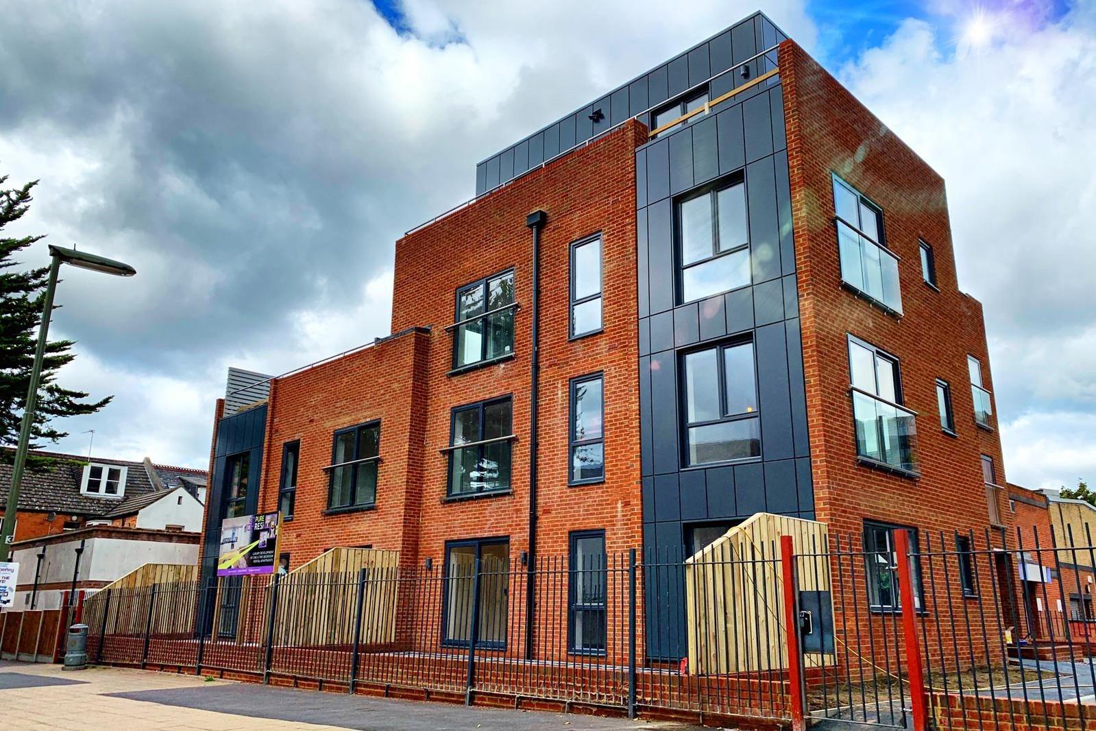 Flat North Court in Camberley