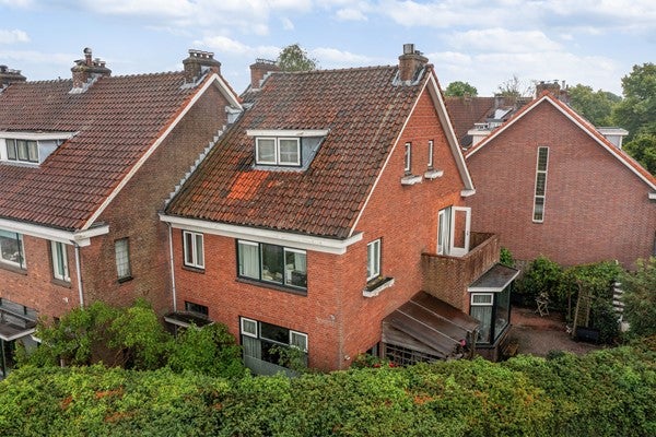 Huis Spoorsingel 100 in Delft
