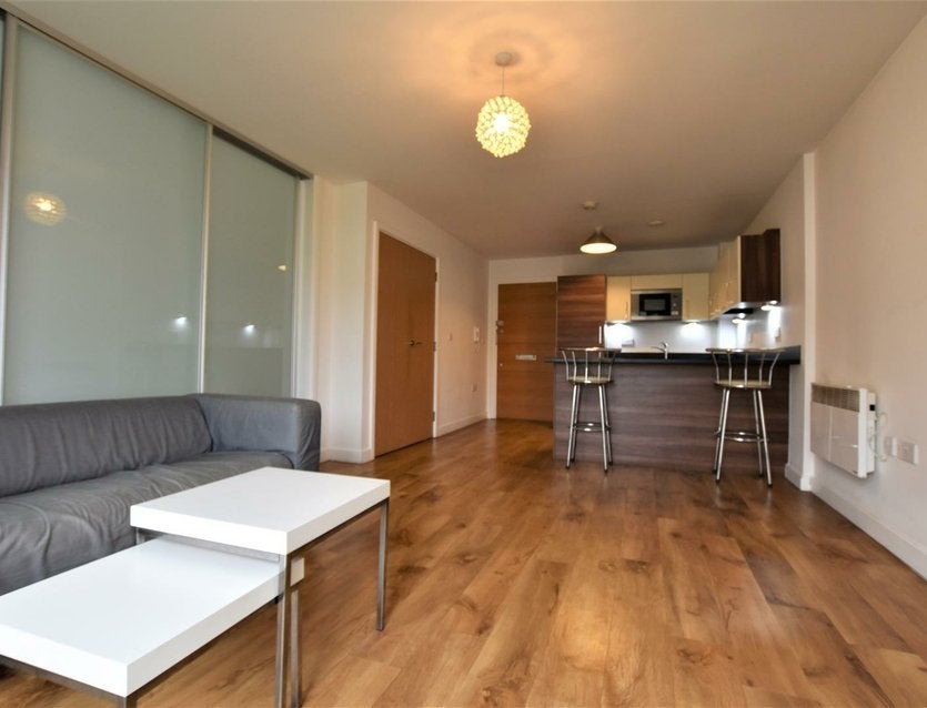 Flat Park Lodge Avenue in Greater London