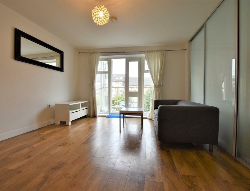 Flat Park Lodge Avenue in Greater London