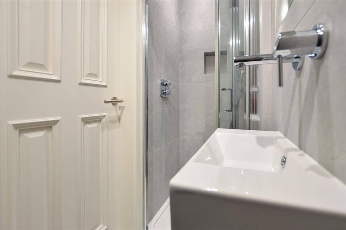 Flat Leinster Square in City of Westminster