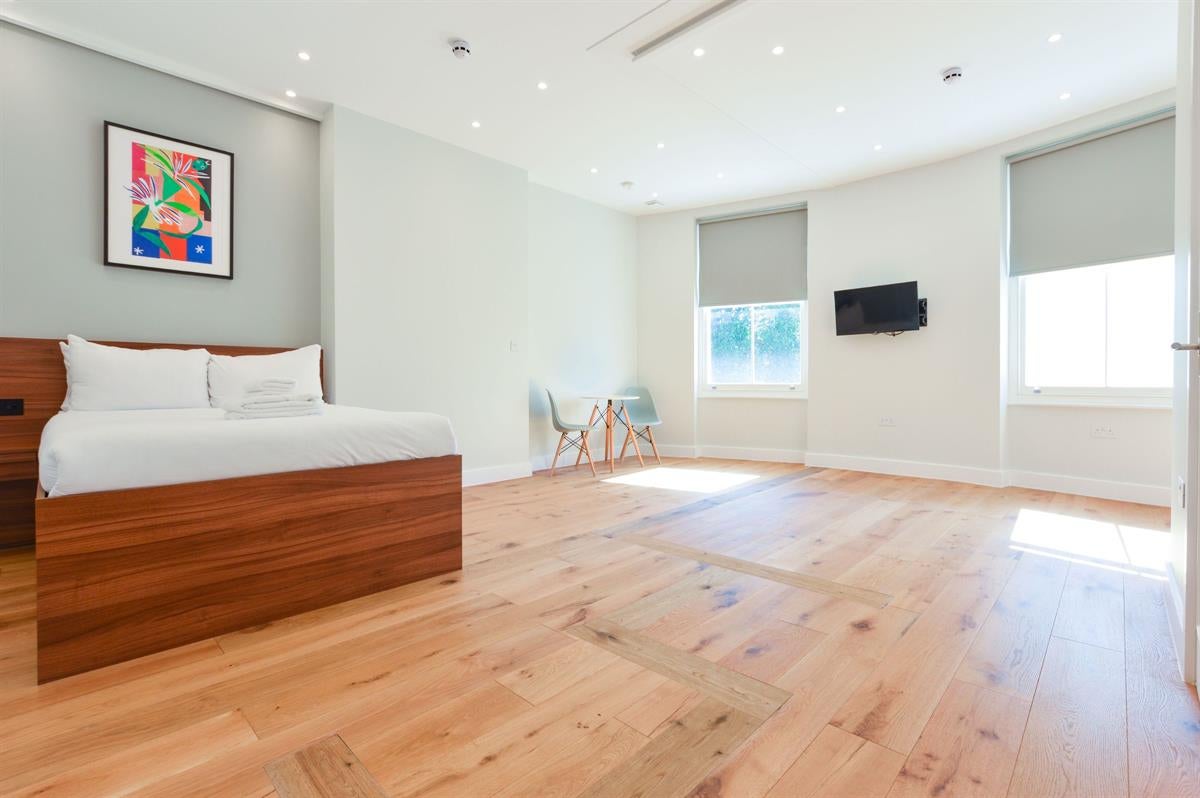 Flat Leinster Square in City of Westminster