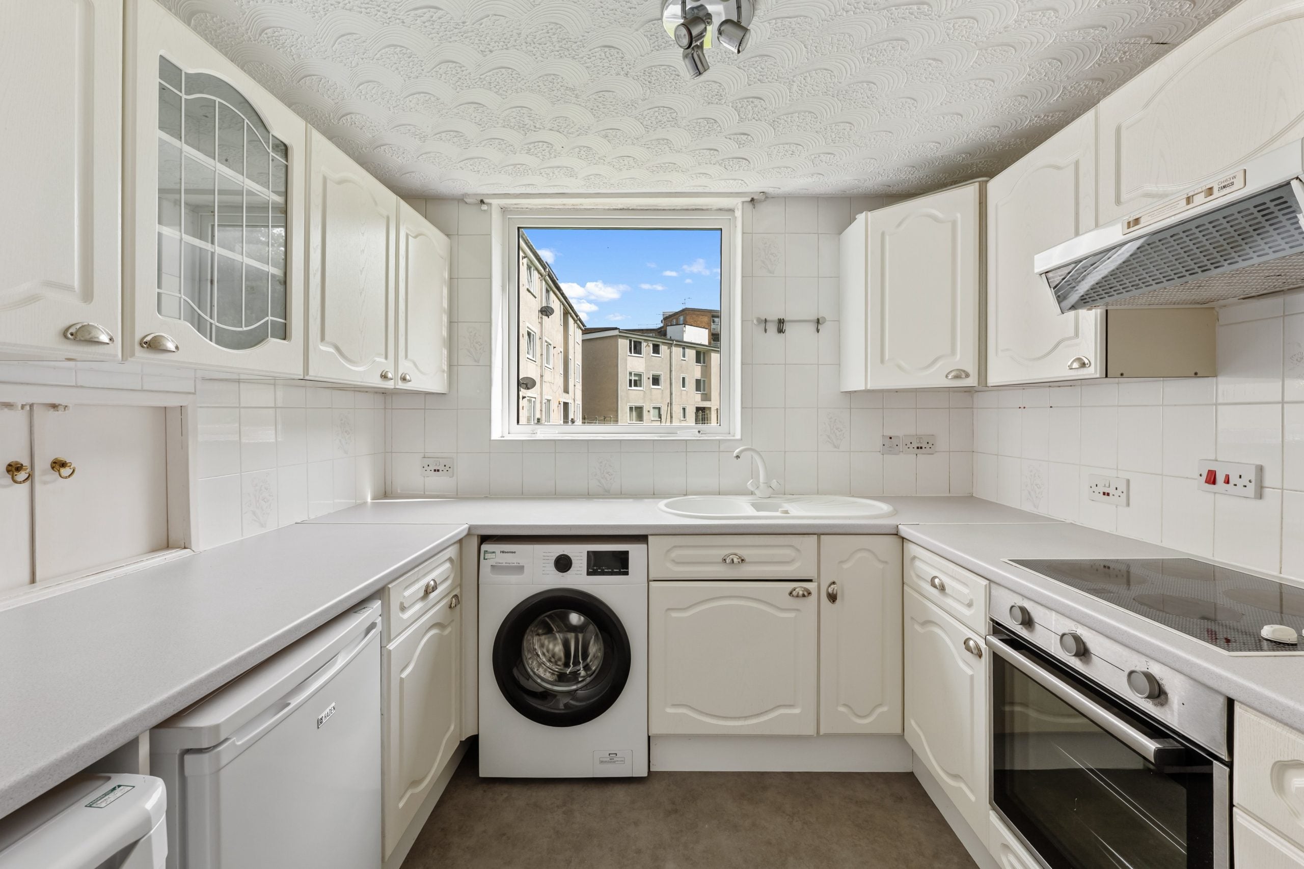 Flat Castleton Crescent in Newton Mearns