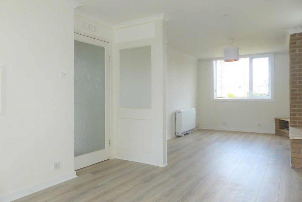 Flat Castleton Crescent in Newton Mearns