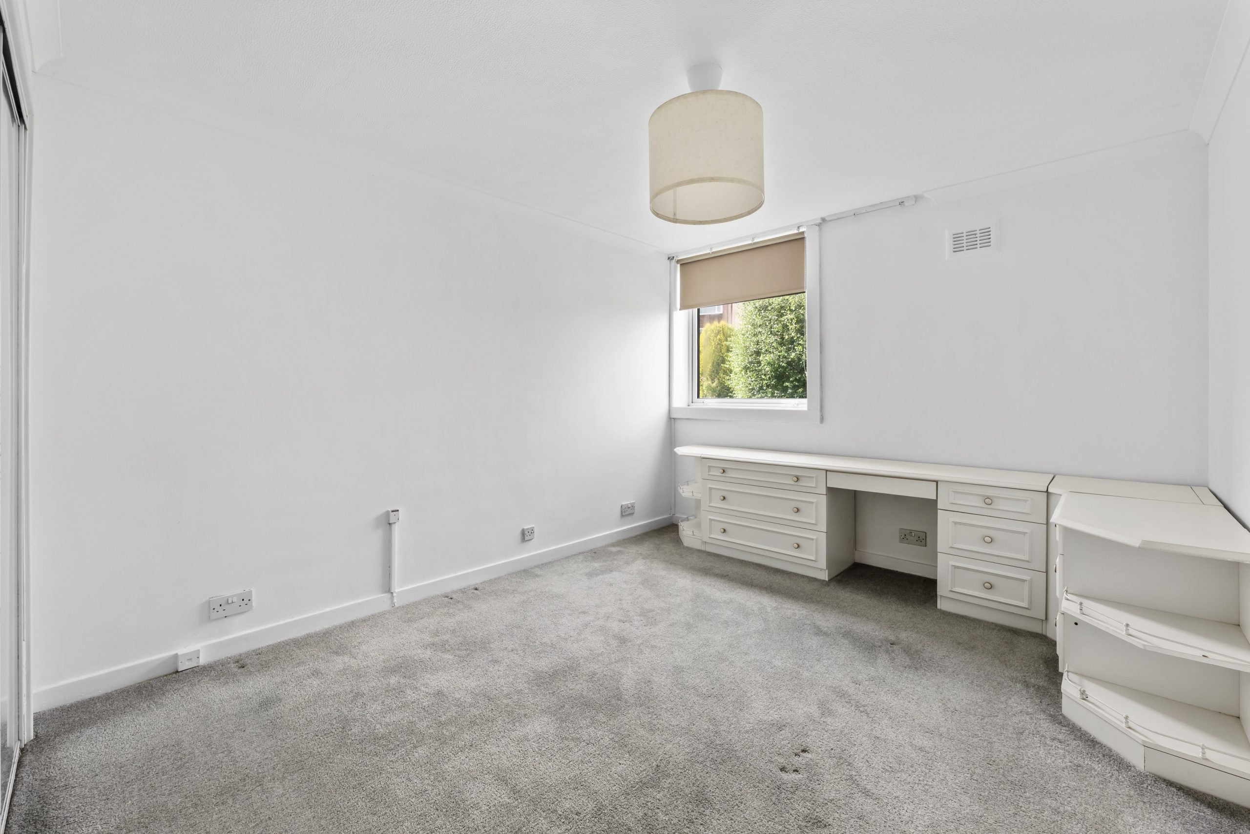 Flat Castleton Crescent in Newton Mearns