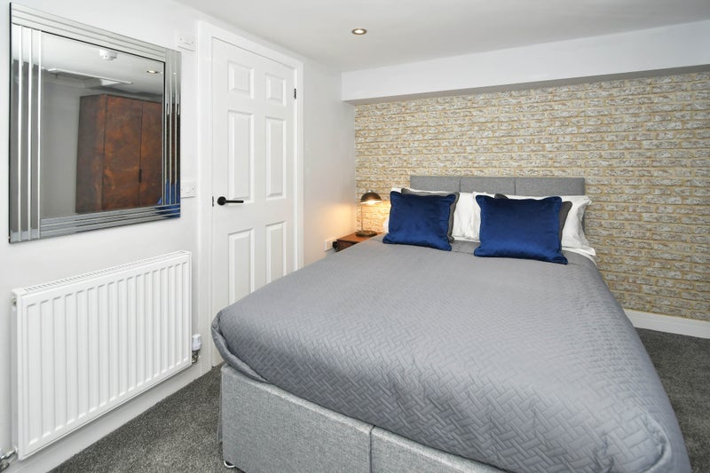 Room Lonsdale Street in Stoke-on-Trent