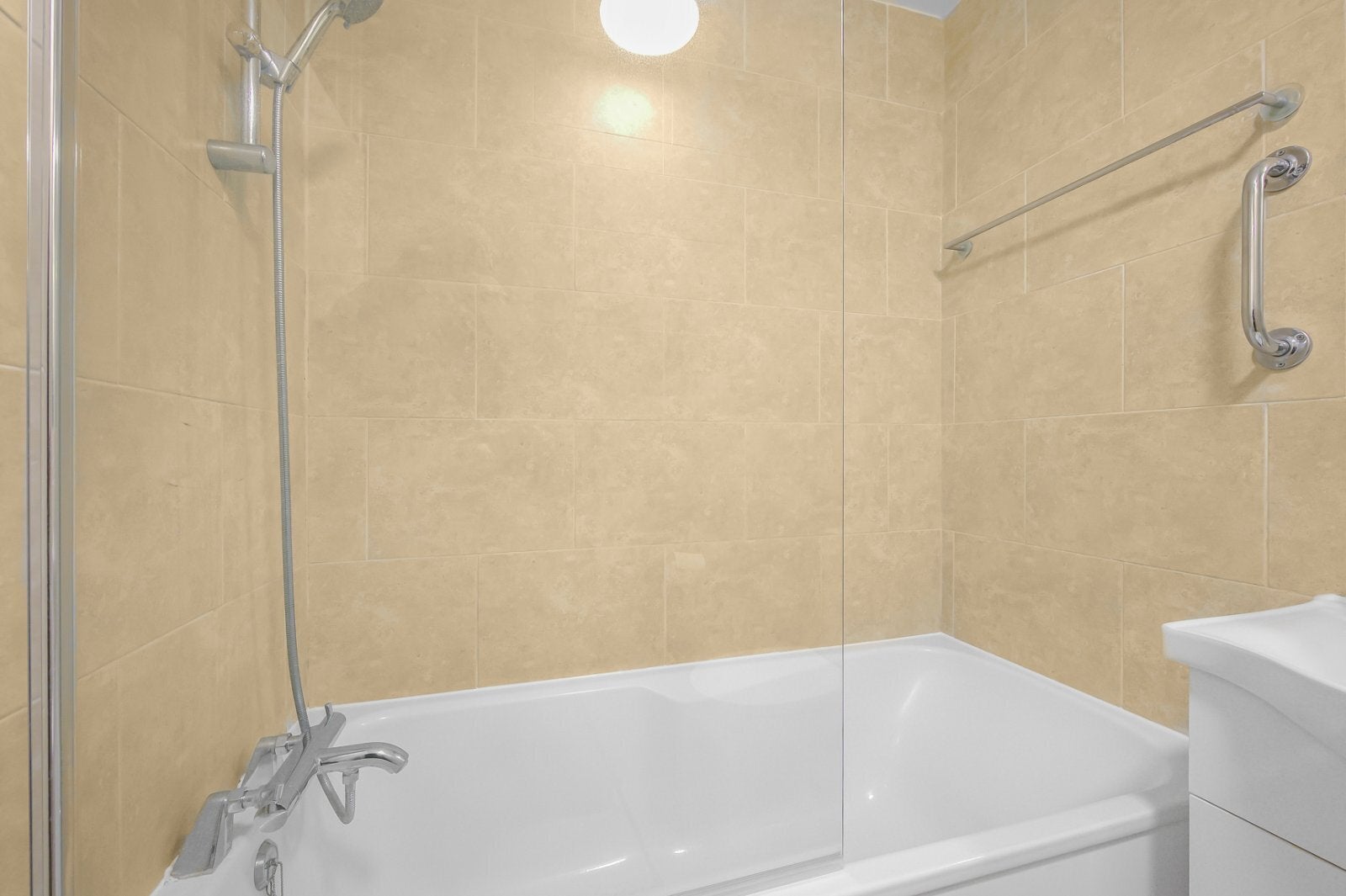 Flat Drury Lane in Greater London
