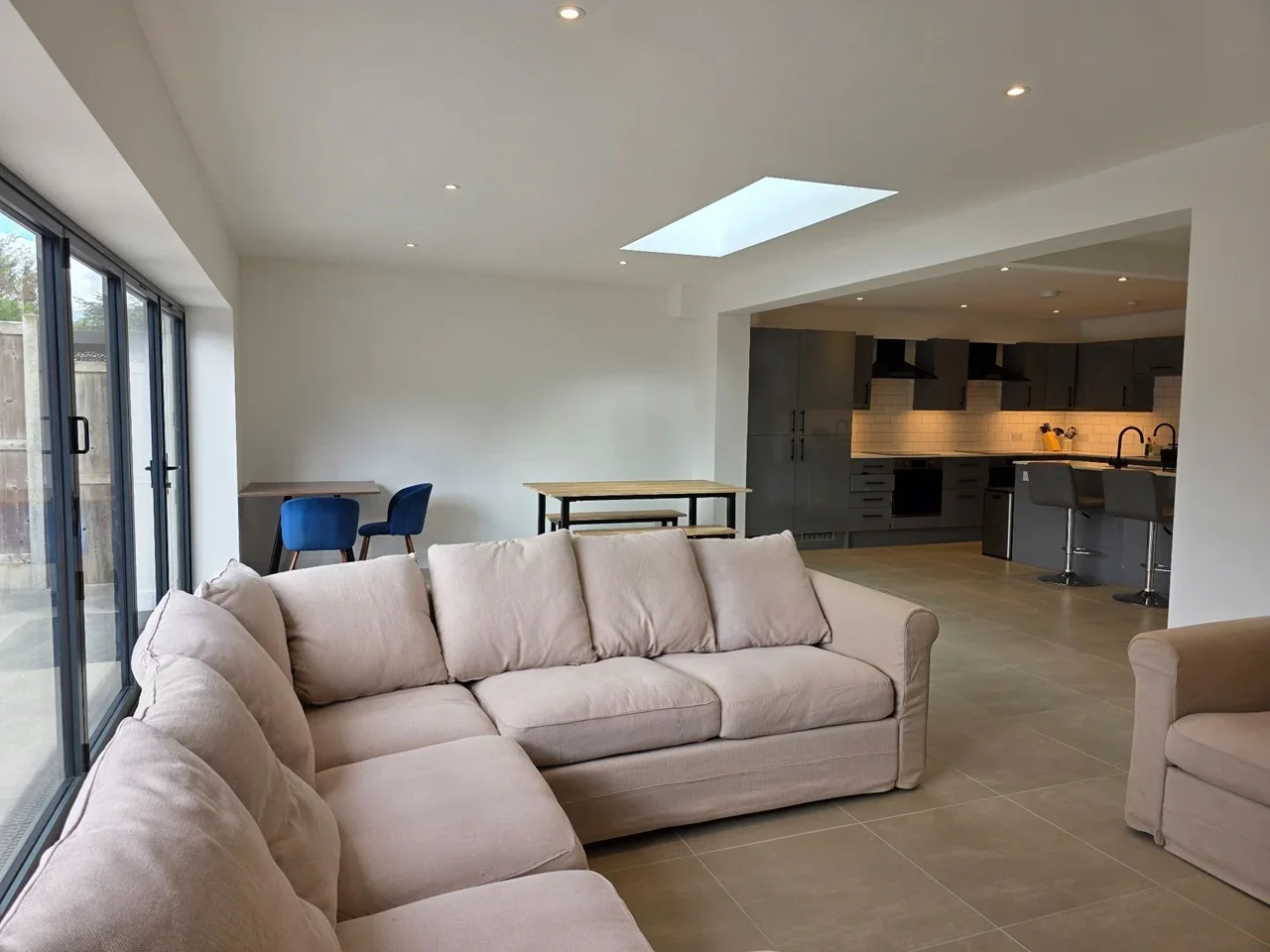 Room Main Road in Greater London