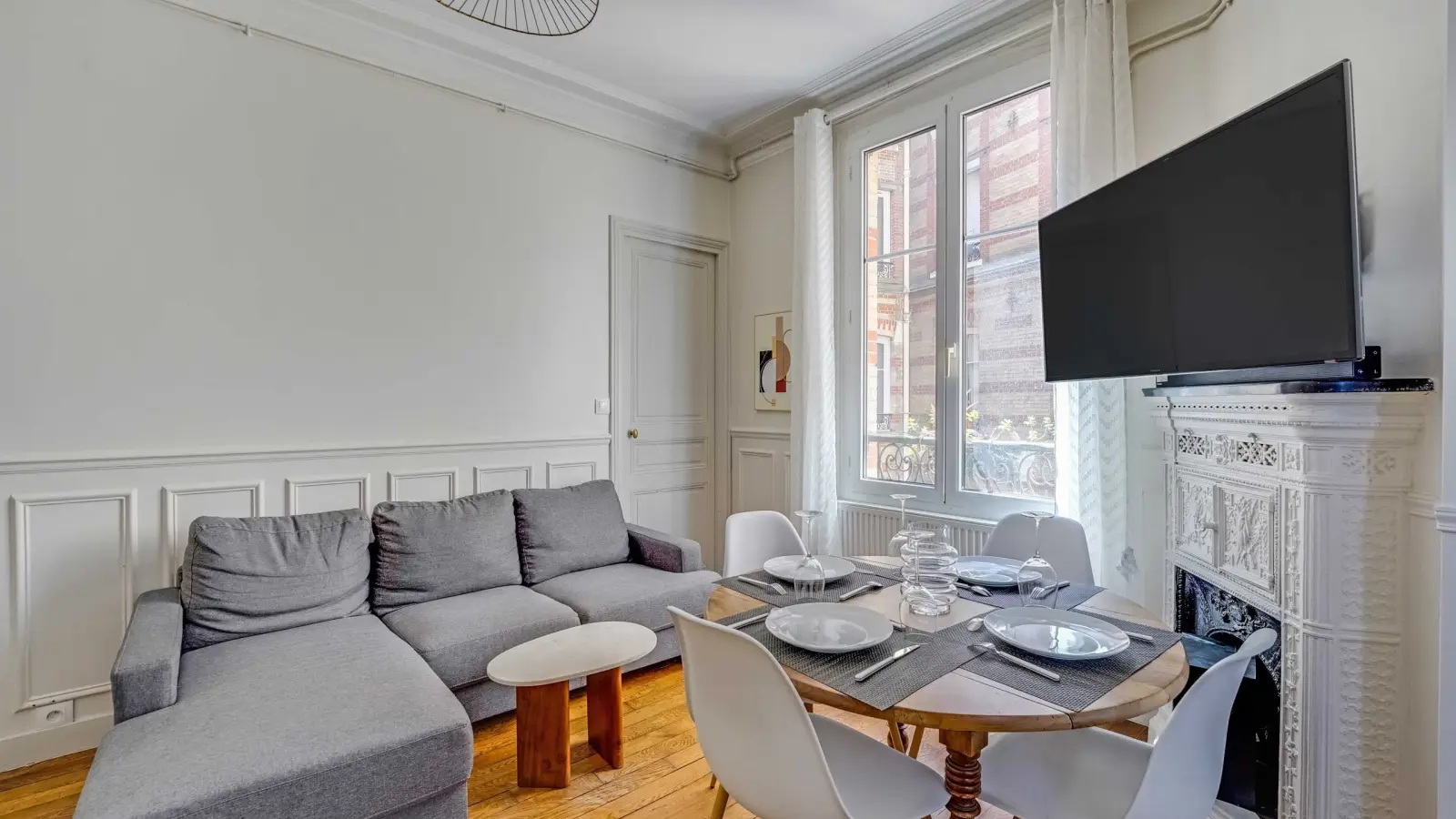 Flat Rue de Saussure in Paris