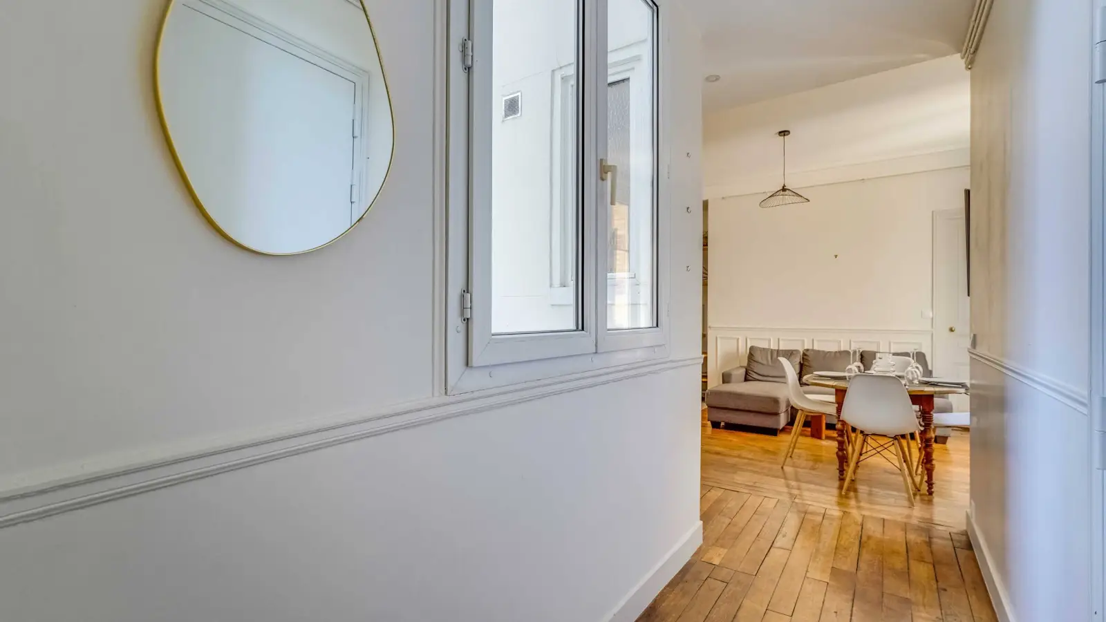 Flat Rue de Saussure in Paris