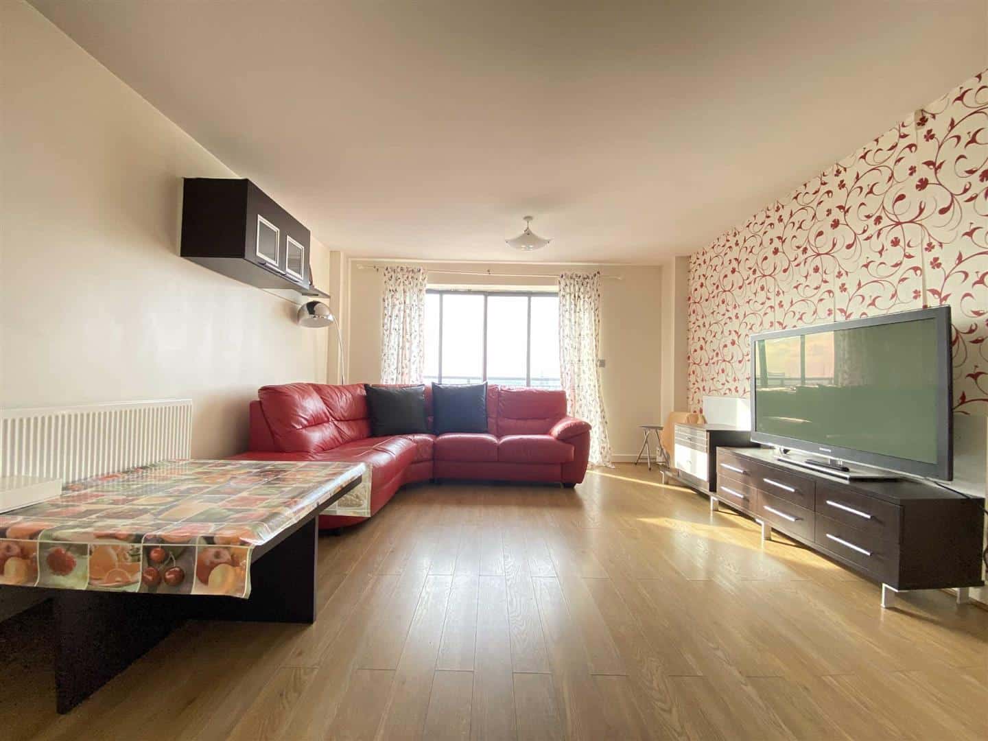 Flat Spring Place in Greater London