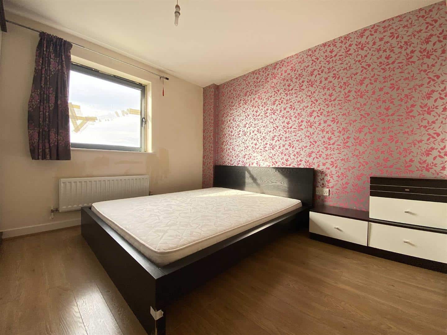 Flat Spring Place in Greater London