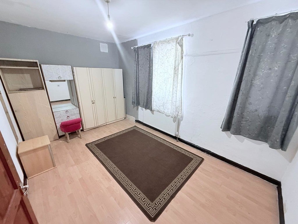 Flat Montague Waye in Greater London