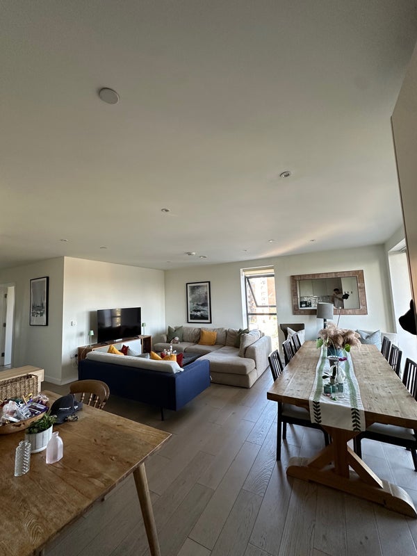 Room Beatrice Place in Greater London