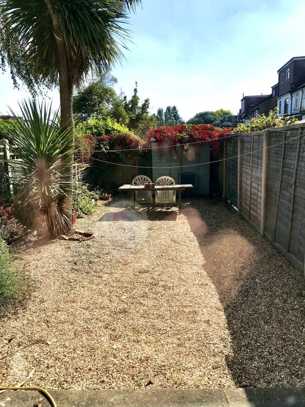 Room Squires Lane in Greater London