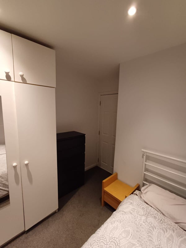 Room Myrdle Street in Greater London