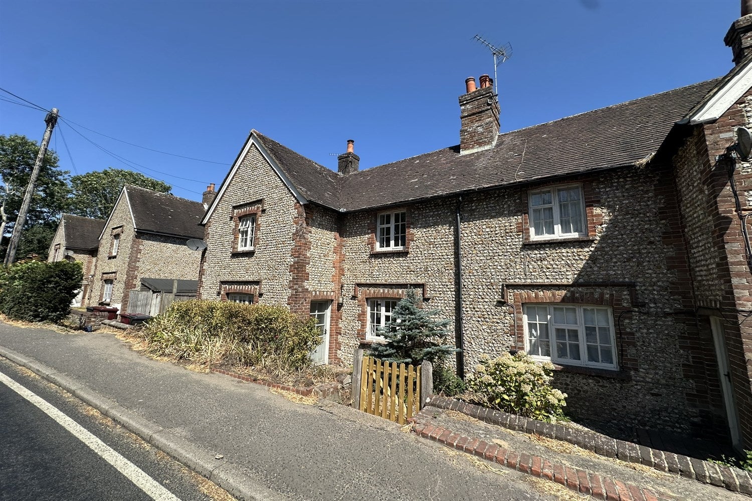 House Lavant Road in Chichester