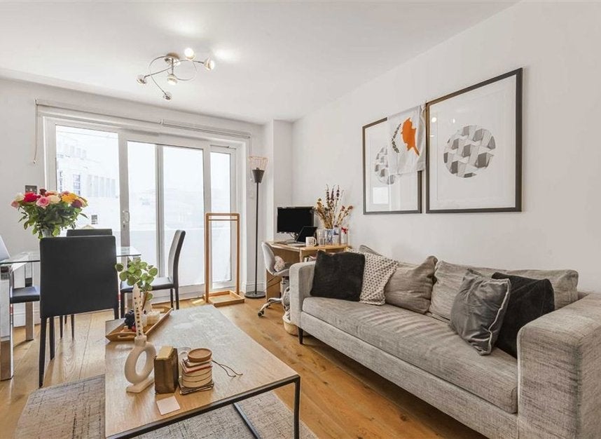 Flat Gresse Street in City of Westminster