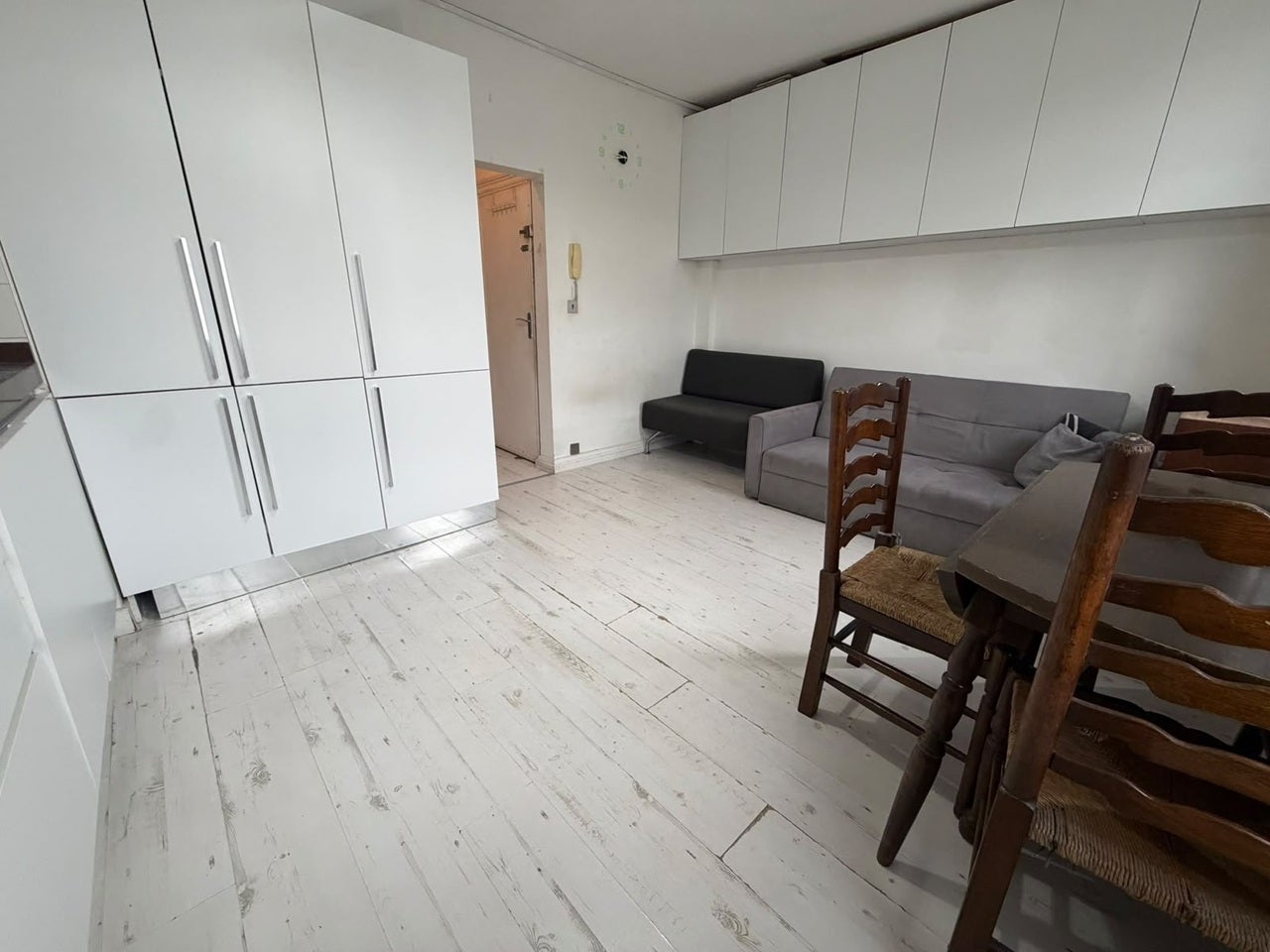 Flat Lewisham Way in Greater London