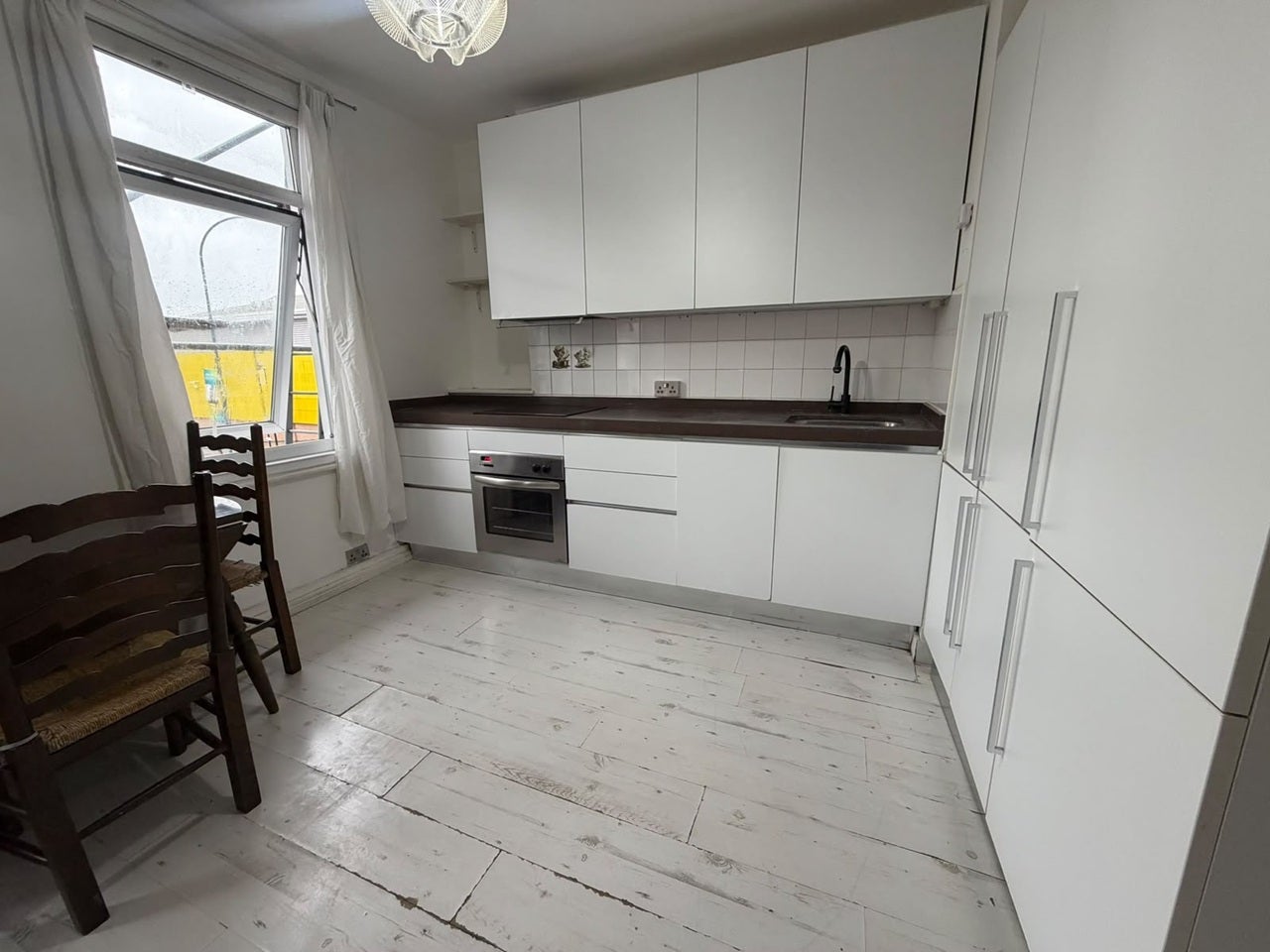 Flat Lewisham Way in Greater London