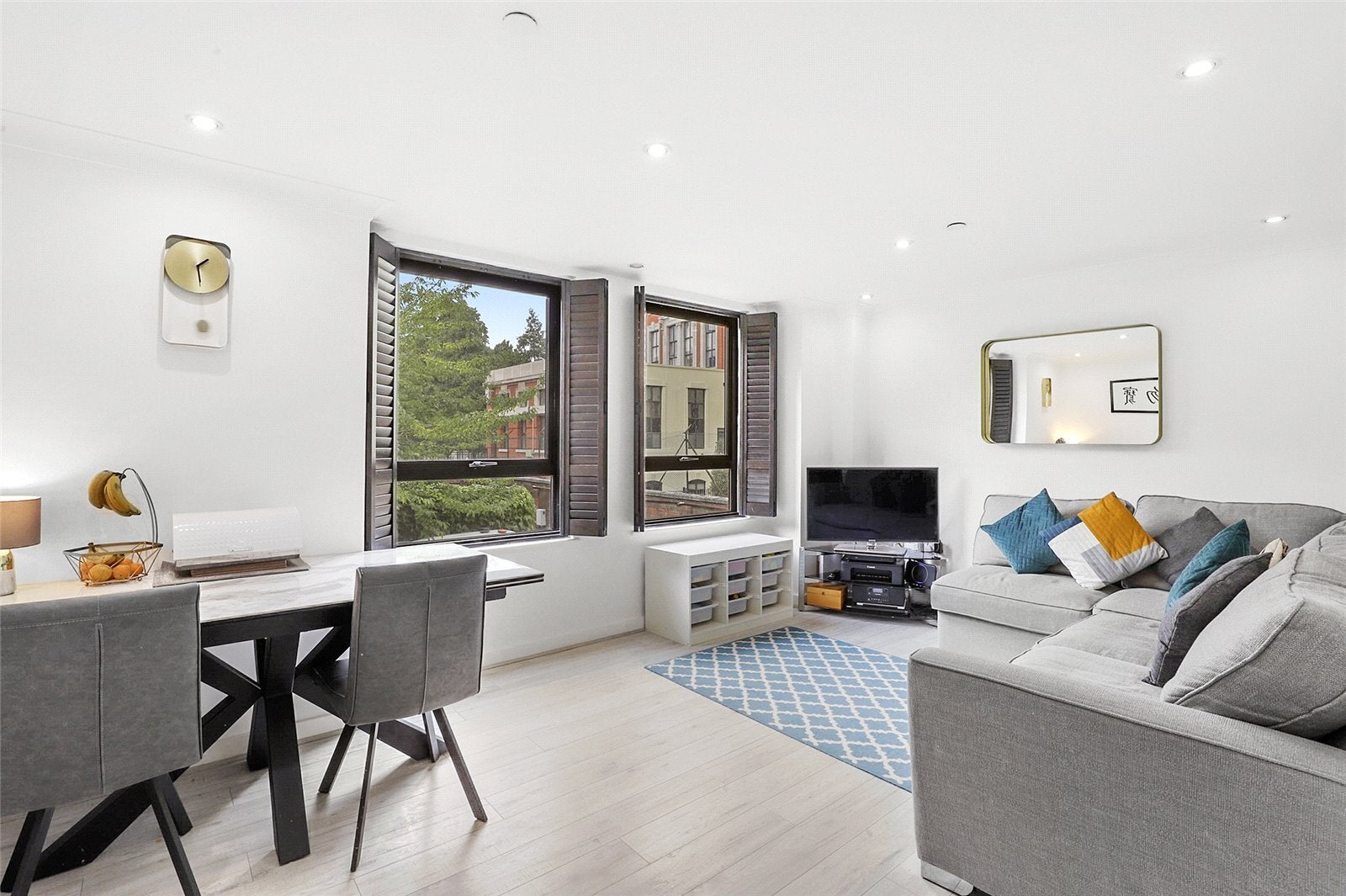Flat Tollington Way in Greater London