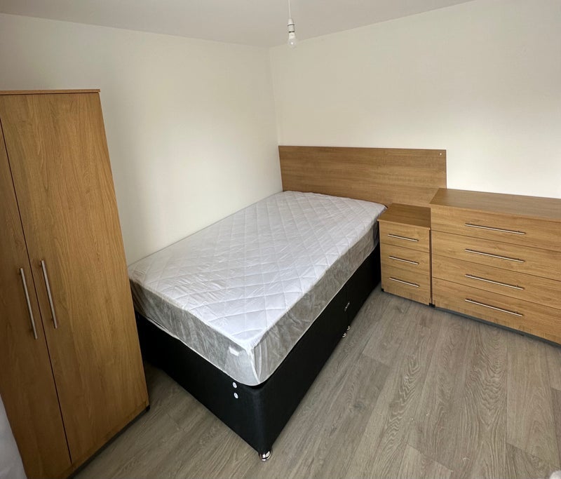 Room Barnaby Road in Rugby