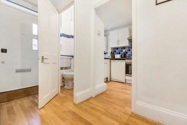Room Kennington Park Road in Greater London