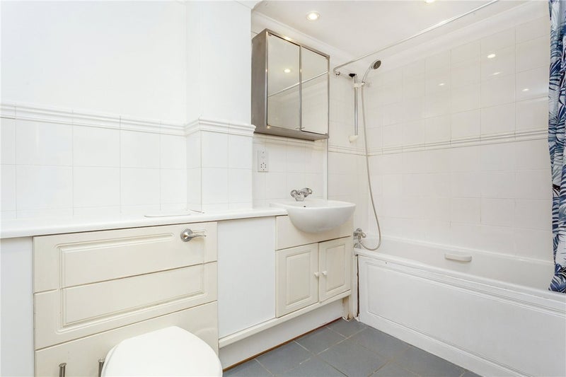 Room Melville Place in Greater London