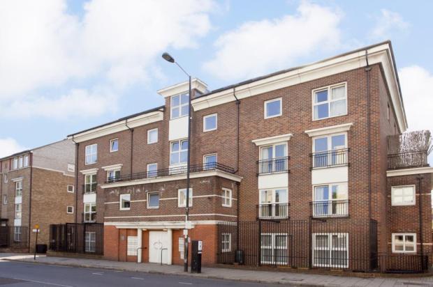 Room Melville Place in Greater London