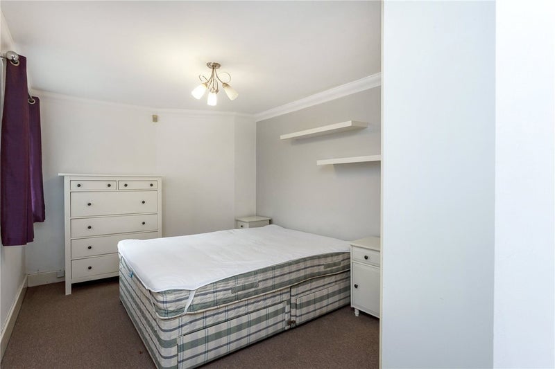 Room Melville Place in Greater London