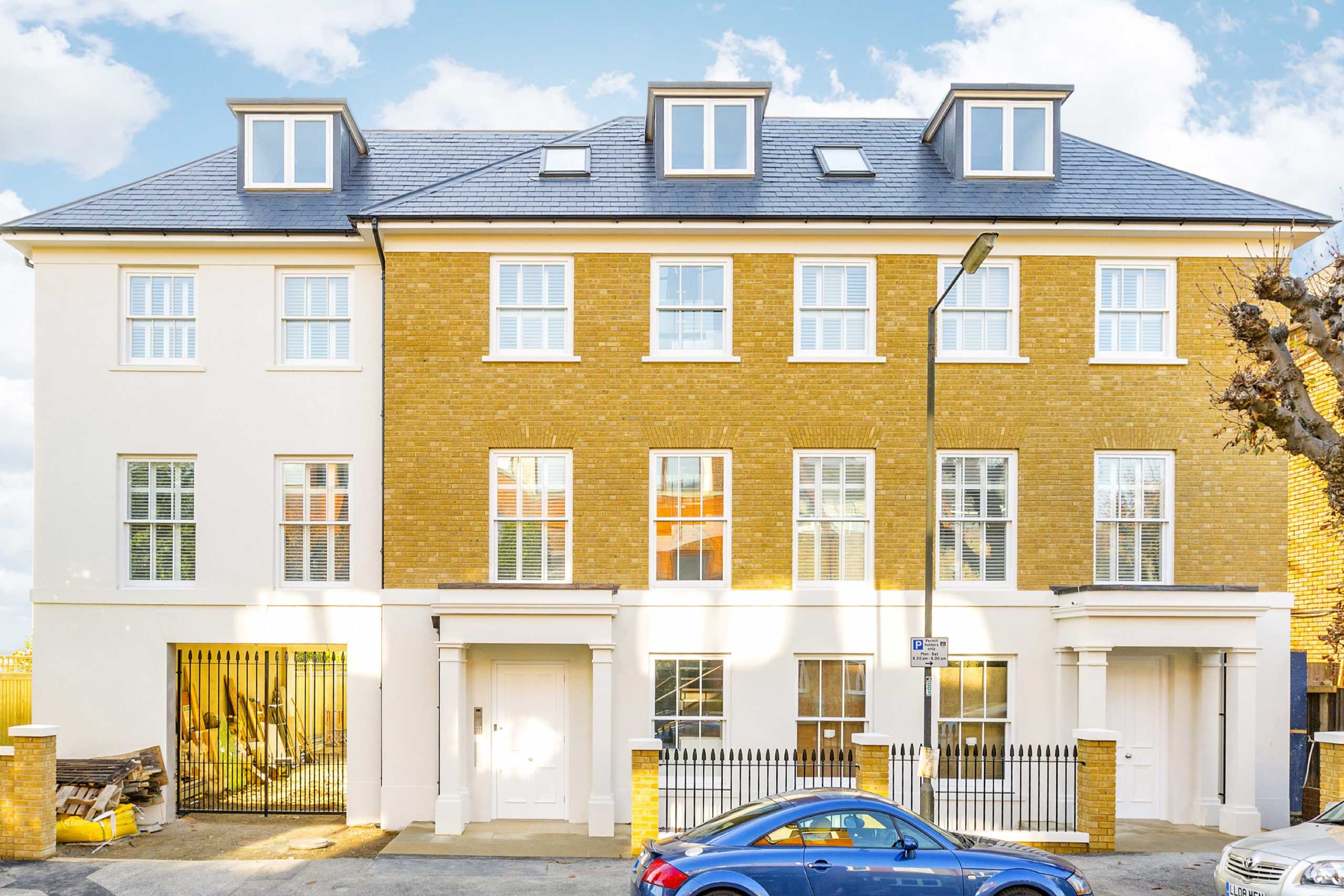 Flat Tabor Grove in Greater London