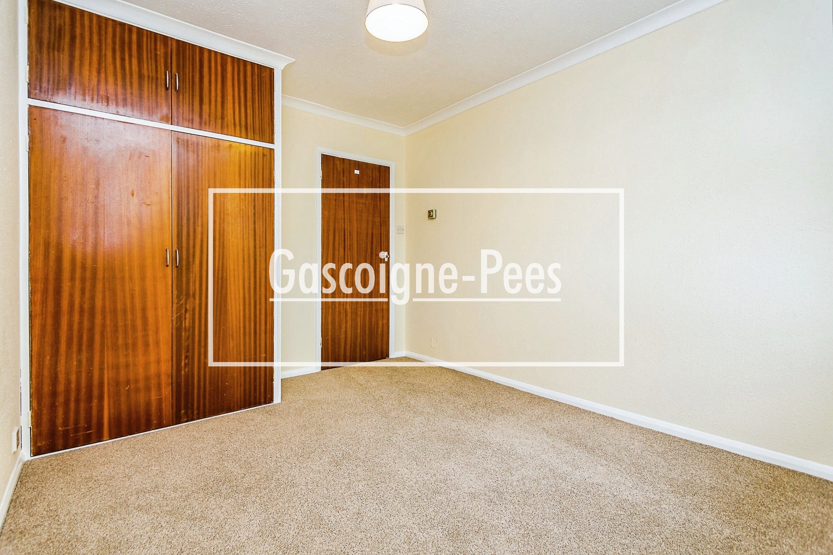Flat Cedar Close in Basingstoke and Deane