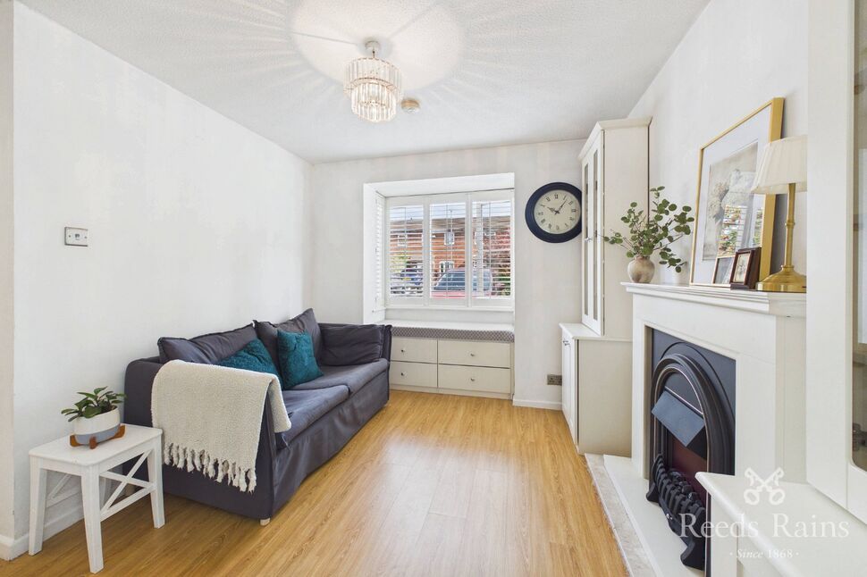 Flat Aldford Close in Manchester