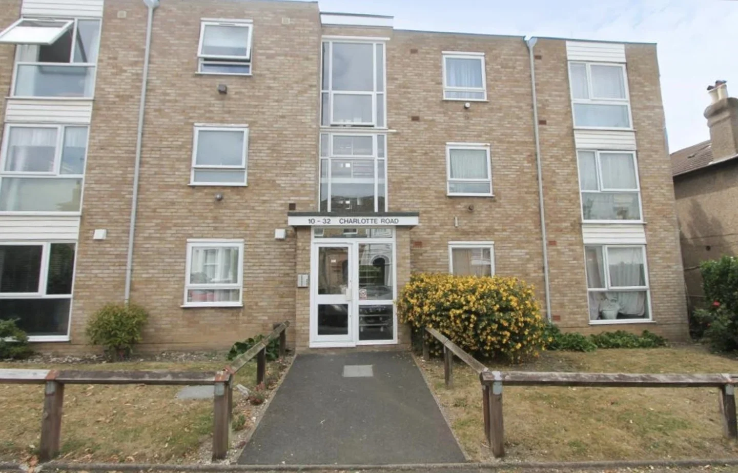 Flat Charlotte Road in Greater London